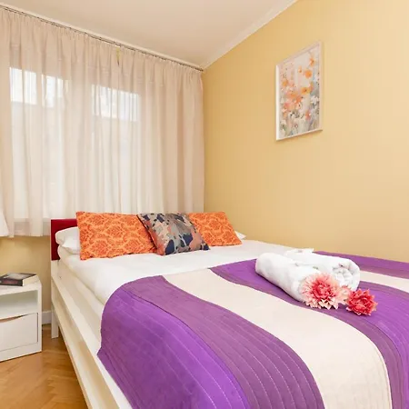 Apartamento Miodowa Krasinski Garden By Renters Varsovia