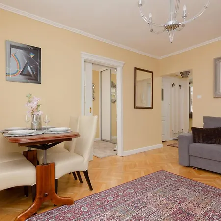 Miodowa Krasinski Garden By Renters Apartamento Varsovia