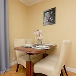 Miodowa Krasinski Garden By Renters