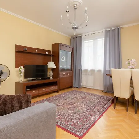 公寓 Miodowa Krasinski Garden By Renters