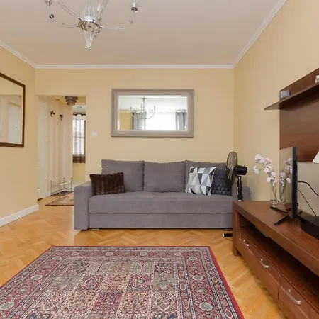 公寓 Miodowa Krasinski Garden By Renters *