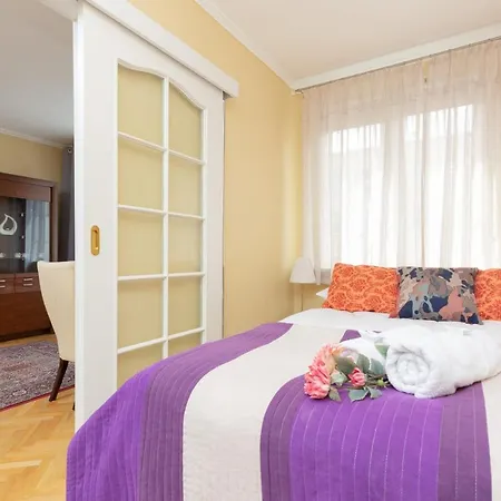 Miodowa Krasinski Garden By Renters * 华沙