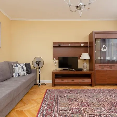 Miodowa Krasinski Garden By Renters ורשה